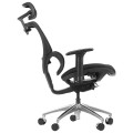 Krzesło obrotowe ErgoNew S1A z zagłówkiem i podłokietnikami, kolor czarny - widok uchylonego krzesła z boku.