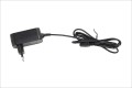 Czarny zasilacz stelaża elektrycznego PRATO 01E-2T wraz z przewodem.