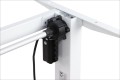 Silnik elektryczny połączony z metalową nogą stelaża elektrycznego PRATO 01E-2T.